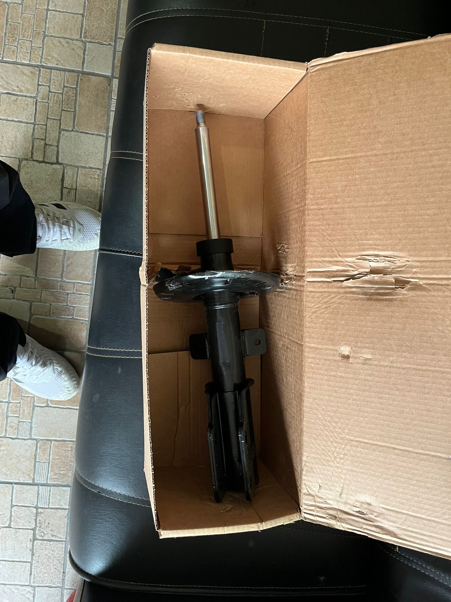 Peugeot 5008 2023 model sol amortisör